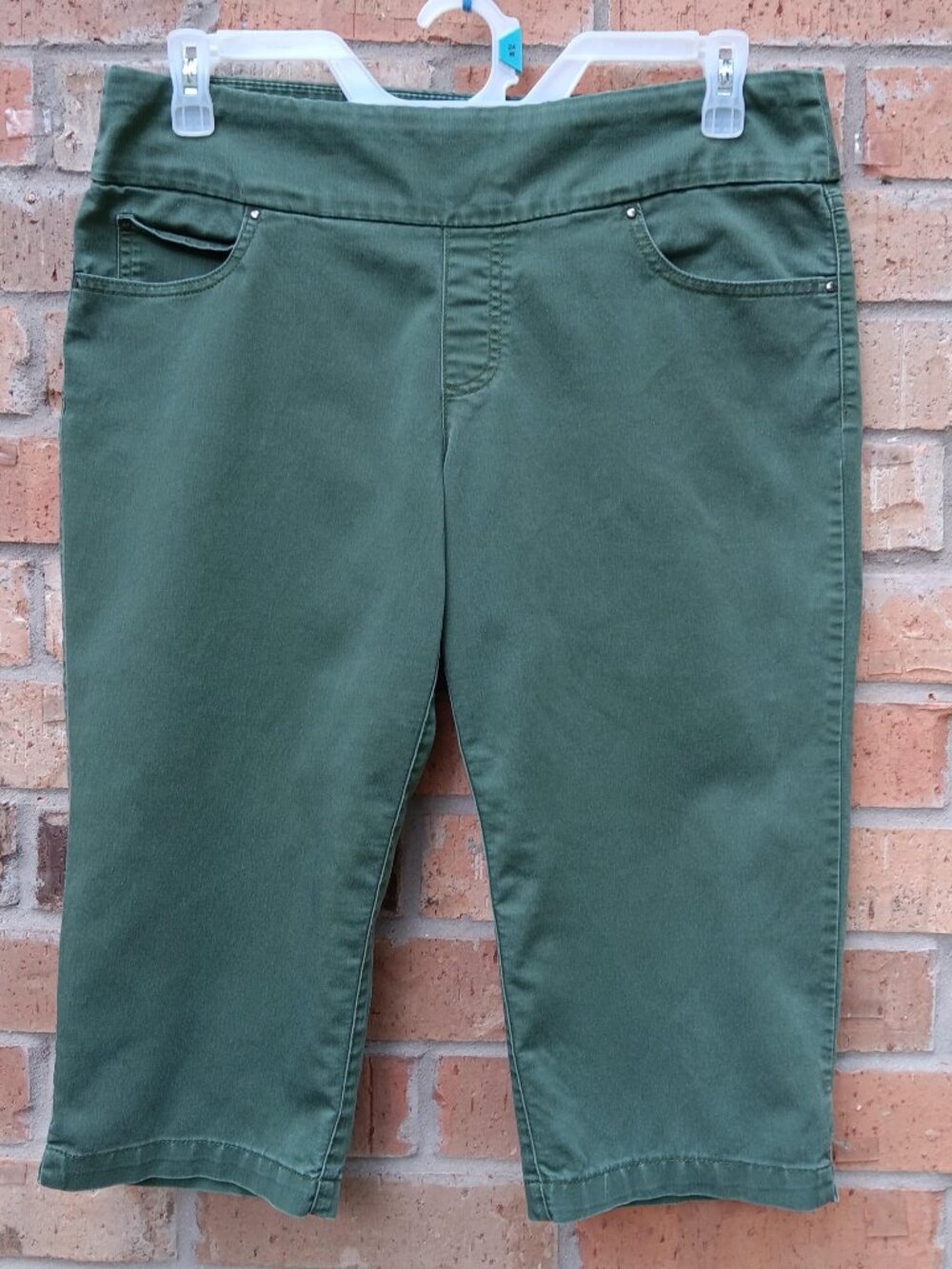Time and Tru Womens Crop Capri Pants Pull On Military Green Size L (12-14)